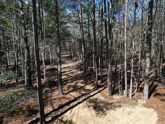 2nd image of 751 Old Kennel Rd