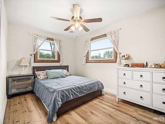 4th image of 111 E 14th Pl