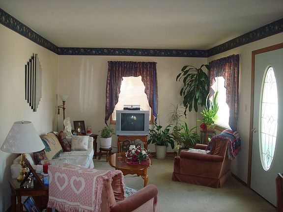 3rd image of 12812 Reindeer Ave
