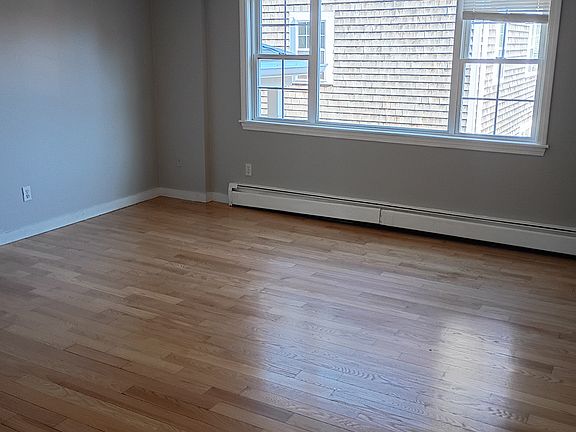 5th image of 11 Edwards Ave APT B3