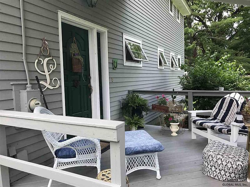 4th image of 26 NELSON AV