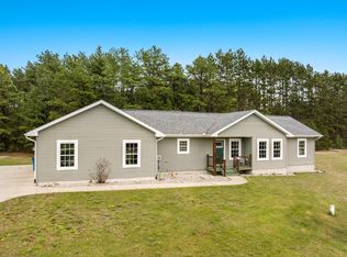 3734 Torrey Pines Dr, Kingsley, MI 49649