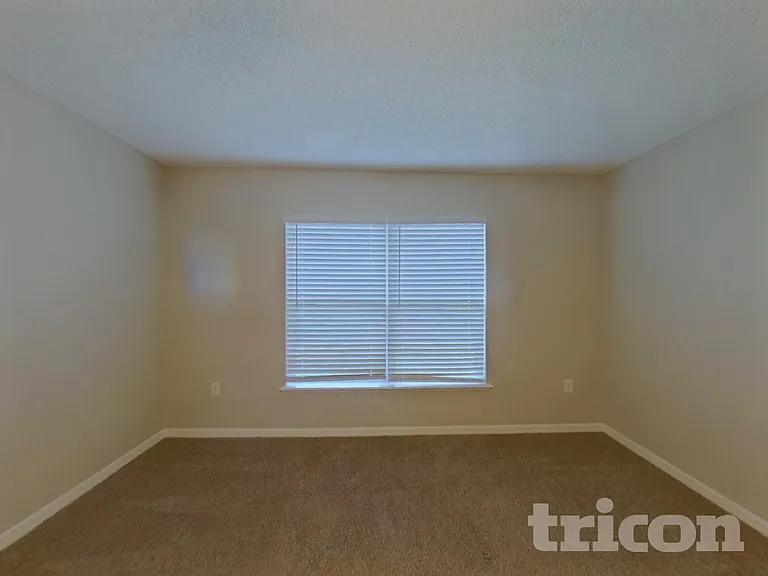 1730 Sunset Ridge Dr — Photo 6