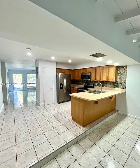 5650 NE 17th Ter #5650 — Photo 15