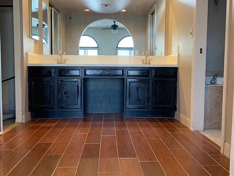 426 E Susan Ln — Photo 20
