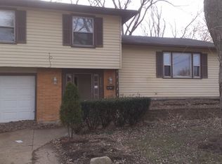 7250 Rosewood St, Hanover Park, IL 60133