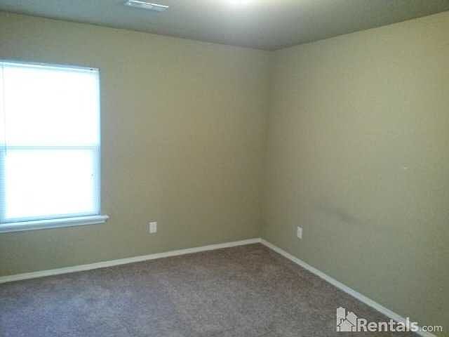 2nd image of 5501 Pin Oak Ln