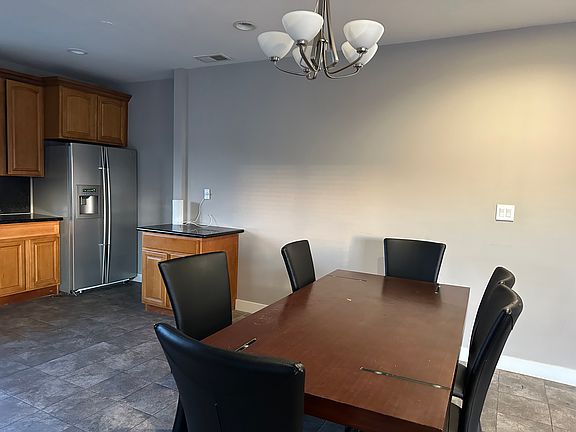 2nd image of 864 Miller Ave