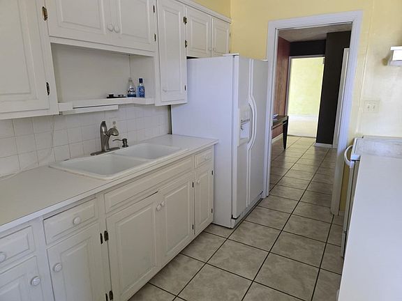 4th image of 710 E Republic Ave