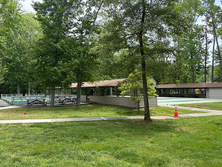 220 Lexington Dr — Photo 19