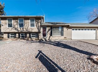 2118 S Mobile Way, Aurora, CO 80013