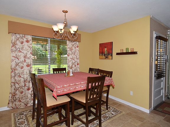 4th image of 5610 Upper Lake Dr