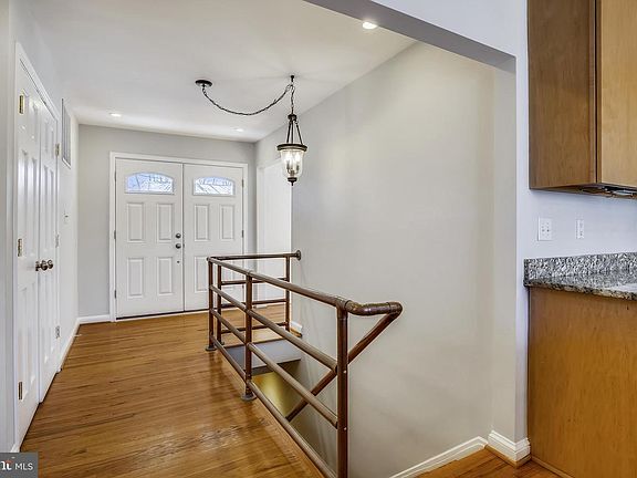 2nd image of 6126 Redwood Ln