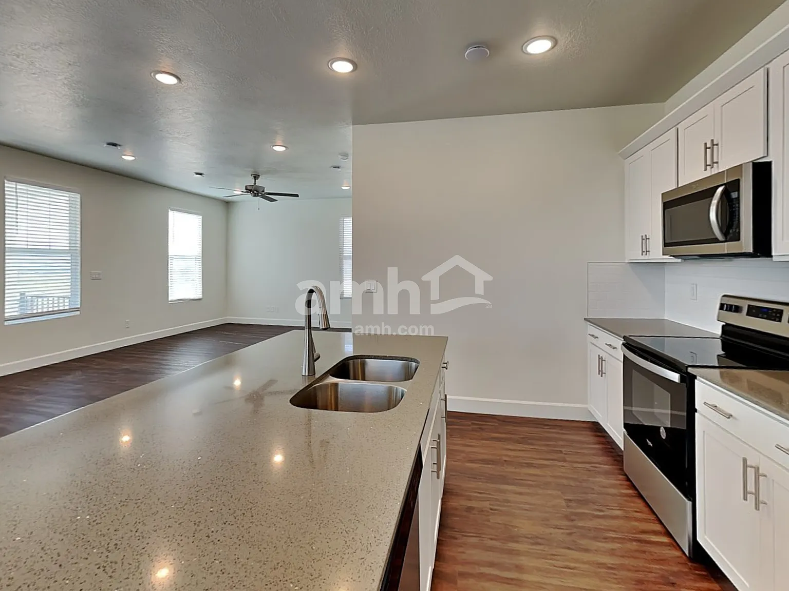 4 bed, 3.5 bath, 2650 sqft, $2,770 — Photo 3