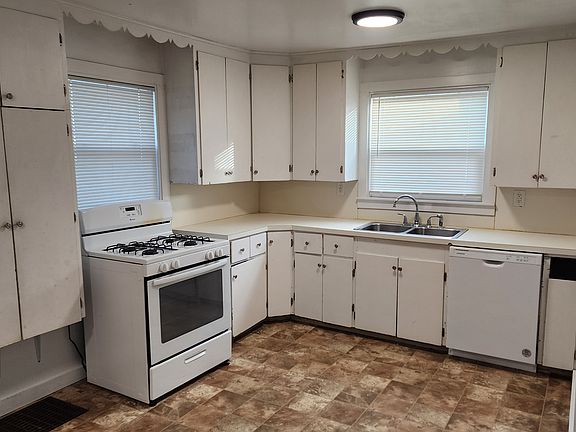 4th image of 246 Palmer St NE