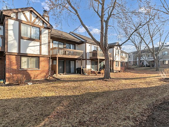 3rd image of 1325 Williamsburg Dr Unit C1