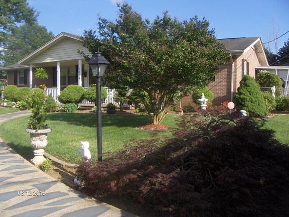 5th image of 1504 36th Avenue Dr NE
