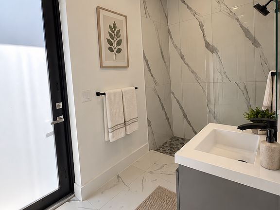 3rd image of 1127 Chipley St #1