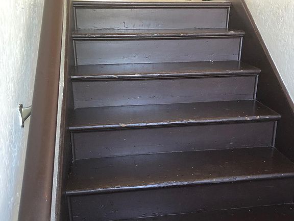 2nd image of 1124 W 45th St
