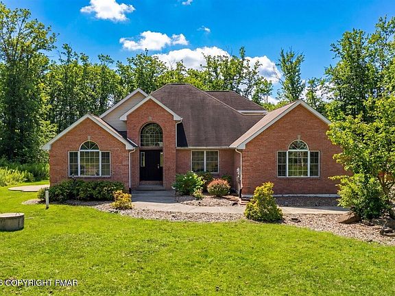 3rd image of 356 Jennifer Ln