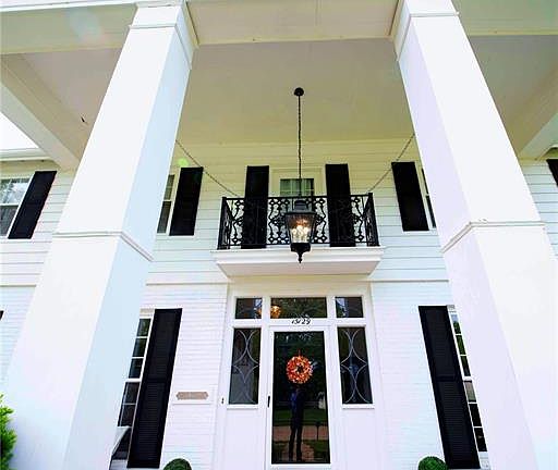 2nd image of 15129 Chamisal Dr