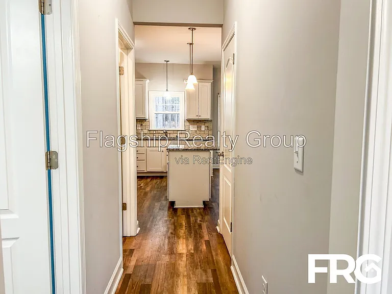 491 Fallingbrook Dr — Photo 10