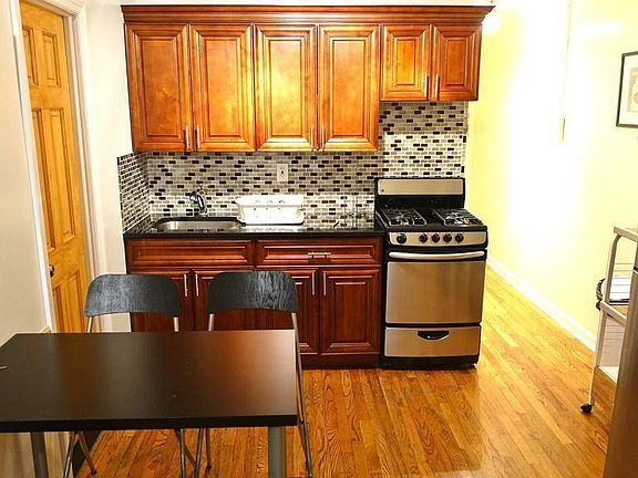4th image of 420 E 13th St APT 2
