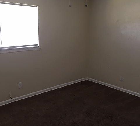 3rd image of 2735 Monticello Dr
