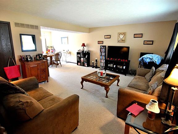 4th image of 128 Kathleen Dr