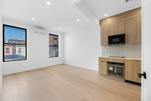 Rented by REAL New York | media 2