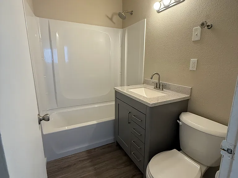 20237 Mulberry St — Photo 8