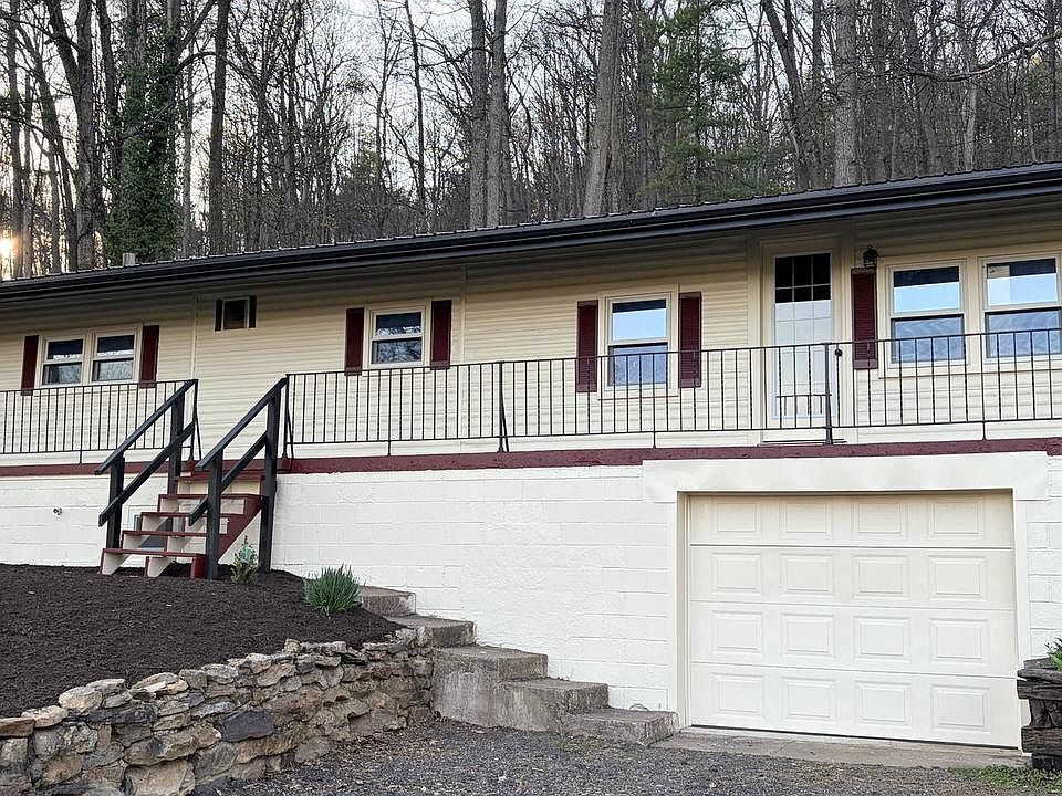 1st image of 380 Mountain Rd
