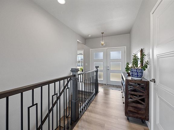 5th image of 302 Dogwood Ln