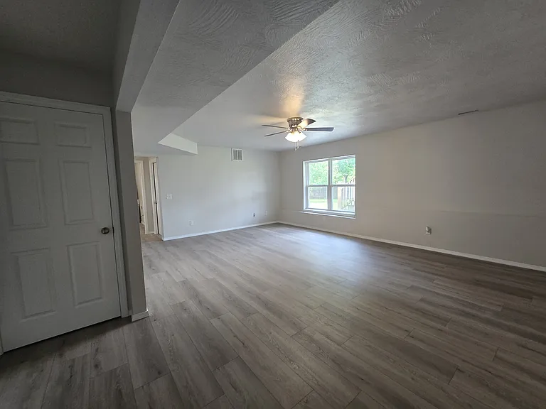 5731 W David St — Photo 12