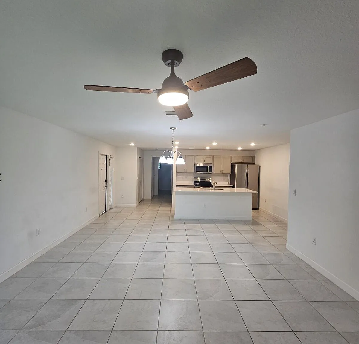 4 bed, 2.5 bath, 1920 sqft, $3,150 — Photo 1