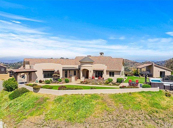 2nd image of 25040 Terreno Dr