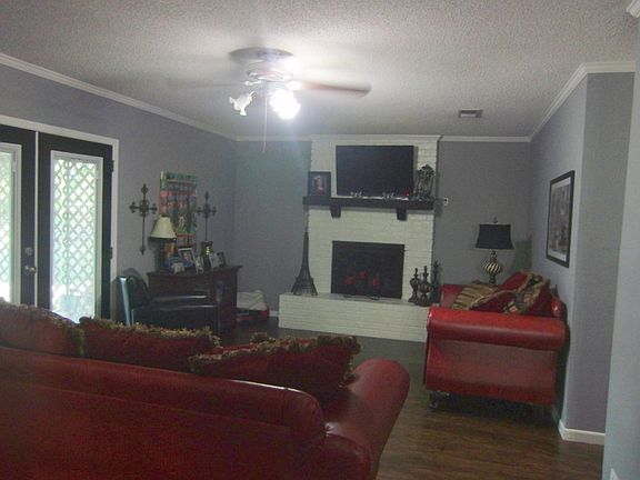 2nd image of 1018 W College St