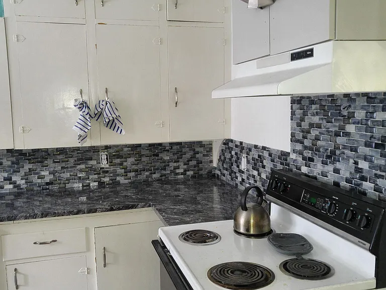 530 Mathews St — Photo 3