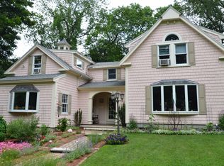 33 Crane Neck St, West Newbury, MA 01985