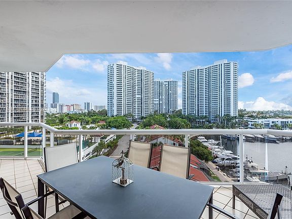 3rd image of 3610 Yacht Club Dr APT 808
