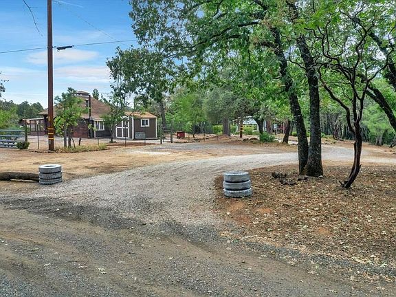 2nd image of 15698 McQuiston Ln