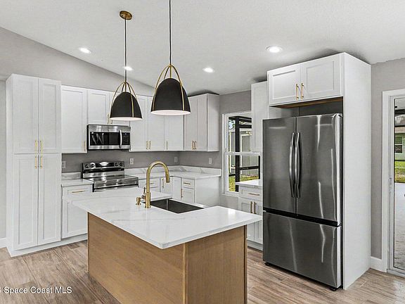 5th image of 1371 Biarritz St NW
