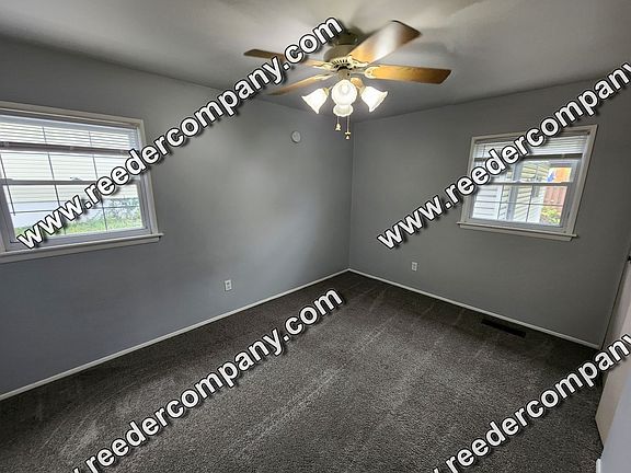 4th image of 3910 Robinhood Ln