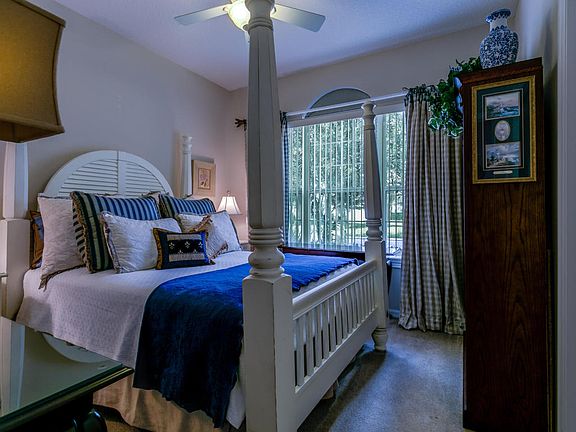 5th image of 245 Island Green Dr