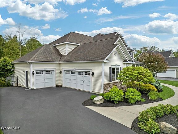 3rd image of 13 Tipperary Way