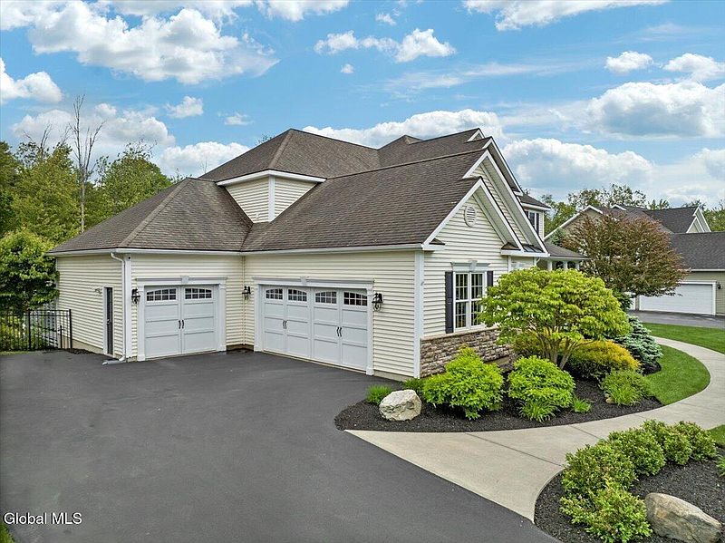 3rd image of 13 Tipperary Way