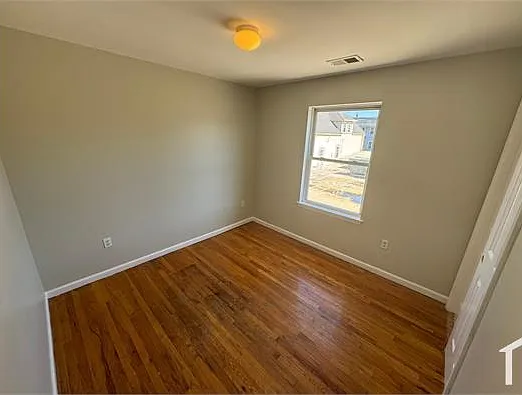 244 Nye Ave #2 — Photo 4