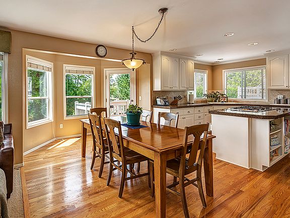 Kitchen/Breakfast nook