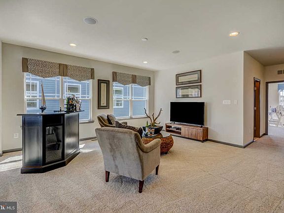 5th image of 49 Old Orchard Ave #100