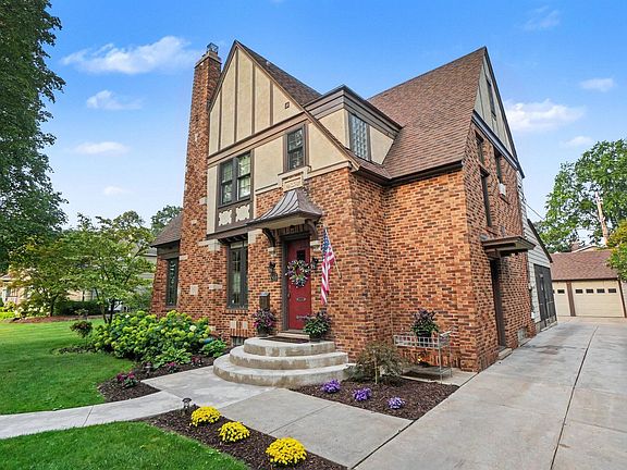 4th image of 566 Lawndale Ct